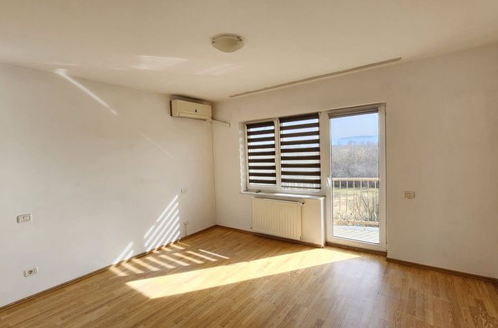 Casa spatioasa de inchiriat, finisata modern, parcari, Dunarii anunturi imobiliare Cluj