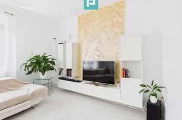 Casă la cheie cu 2 camere și curte anunturi imobiliare Arad