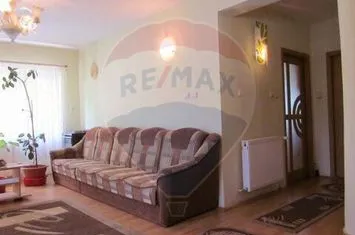 Vila cu 13 camere de vanzare anunturi imobiliare Valcea