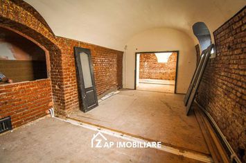 Spatiu 320 mp - 3 Euro / mp pentru restaurant, pub, jocuri societate anunturi imobiliare Mures