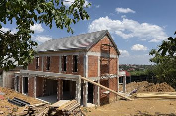 Vilă in constructie, locatie excelenta, Comision 0% anunturi imobiliare Cluj