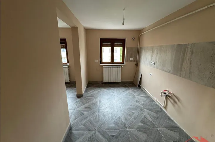 Apartament 3 camere de vanzare GARA - Vrancea anunturi imobiliare Vrancea