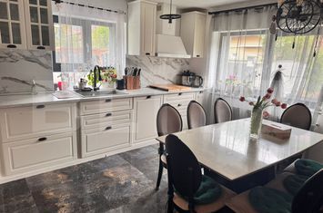Casă - 8 camere de vanzare NOUA - Brasov anunturi imobiliare Brasov