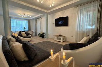 Vilă - 8 camere de vanzare EXTERIOR EST - Mures anunturi imobiliare Mures