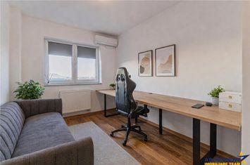 Apartament 3 camere de vanzare TRACTORUL - Brasov anunturi imobiliare Brasov