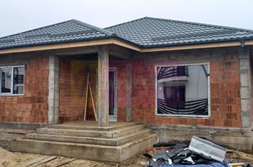 Săbăreni, casă nouă 4 camere parter, curte 480 mp anunturi imobiliare Giurgiu
