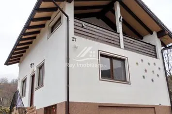 Vilă - 5 camere de vanzare RASINARI - Sibiu anunturi imobiliare Sibiu