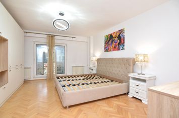 Apartament 3 camere de vanzare UNIRII - Bucuresti anunturi imobiliare Bucuresti