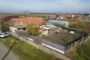 Casă cu front stradal generos Șeitin, județul Arad anunturi imobiliare Arad