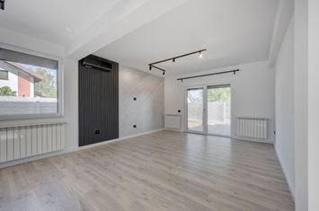 CASA TIPLA, Racordata! Cu un DORMITOR la PARTER ! Domnești! anunturi imobiliare Bucuresti