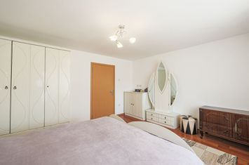 Casă la doar 17 minute de Arad – preț sub 80.000 €! anunturi imobiliare Arad