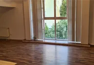 800 €, Vilă