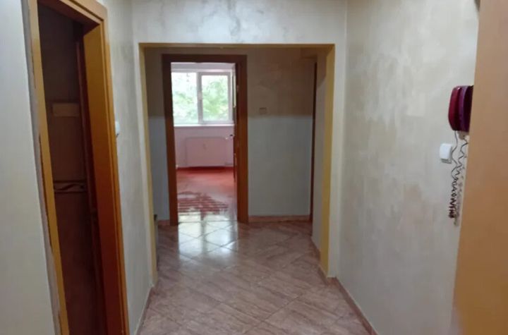 Apartament 4 camere de vanzare APARATORII PATRIEI - Bucuresti anunturi imobiliare Bucuresti