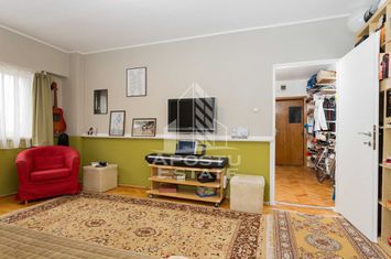 Apartament cu 3 camere, decomandat, etaj intermediar, zona Iuliu Maniu anunturi imobiliare Timis