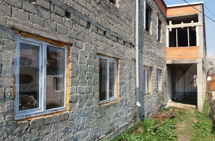 Vilă - 18 camere de vanzare GAESTI - Dambovita anunturi imobiliare Dambovita