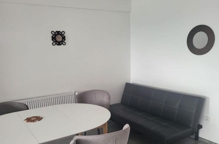 Apartament 3 camere de vanzare TRACTORU - Brasov anunturi imobiliare Brasov