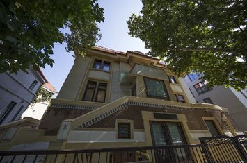 Casă - 13 camere de vanzare AVIATORILOR - Bucuresti anunturi imobiliare Bucuresti