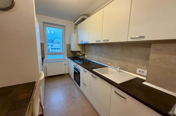 Apartament 2 camere Kasper cu vedere la pietonala anunturi imobiliare Brasov