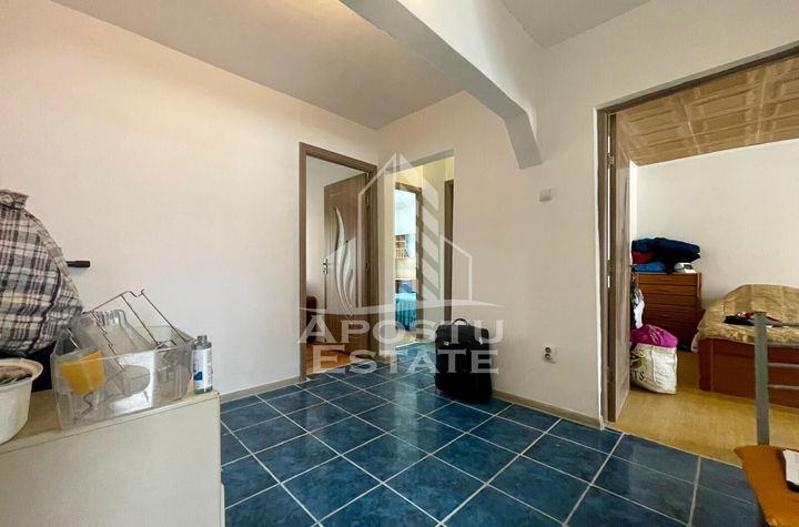 Apartament decomandat cu 3 camere - zona Centrala anunturi imobiliare Hunedoara