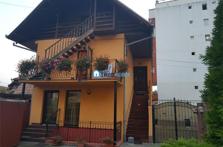 Vilă - 4 camere de vanzare EST - Brasov anunturi imobiliare Brasov