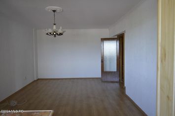 Centru - Apartament 4 camere - 103 mp, 3 balcoane, loc de parcare! anunturi imobiliare Arges