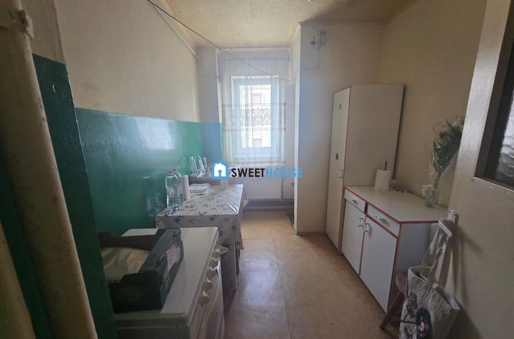 Apartament 2 camere de vanzare EST - Brasov anunturi imobiliare Brasov
