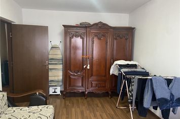 Apartament 4 camere de vanzare CENTRAL - Vrancea anunturi imobiliare Vrancea