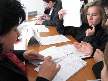 Majorarea impozitelor pe case şi maşini ar aduce 487 mil. lei în 2010 şi 2011