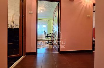Apartament cu 3 camere, 80 mp utili, Boul Rosu anunturi imobiliare Arad