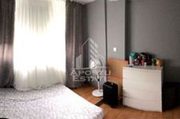 Apartament cu 4 camere, 2 bai, etaj intermediar, zona Soarelui anunturi imobiliare Timis
