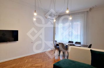 Apartament ultracentral de vanzare, zona Teatrului Oradea anunturi imobiliare Bihor