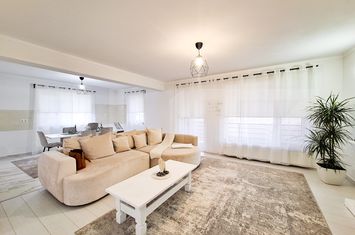 Casă - 4 camere de vanzare CHINTENI - Cluj anunturi imobiliare Cluj
