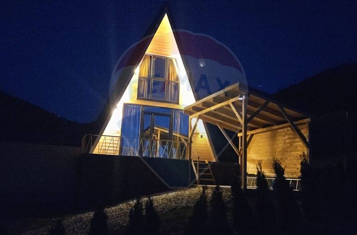 Proprietate Specială în Gura Râului, Sibiu – Două Cabane A-Frame anunturi imobiliare Sibiu