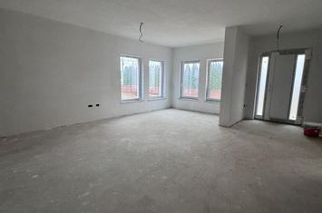 Vilă - 6 camere de vanzare RADAUTI - Suceava anunturi imobiliare Suceava