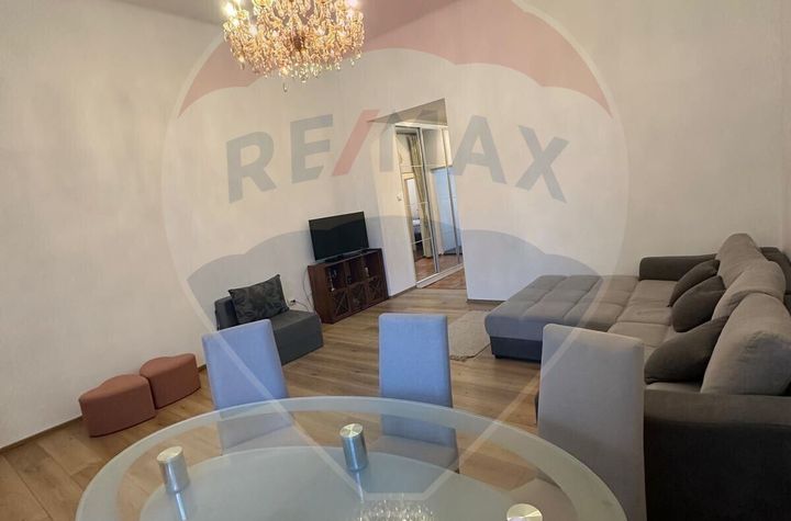 Apartament cu 3 camere de închiriat în Piata Mare /Sibiu anunturi imobiliare Sibiu