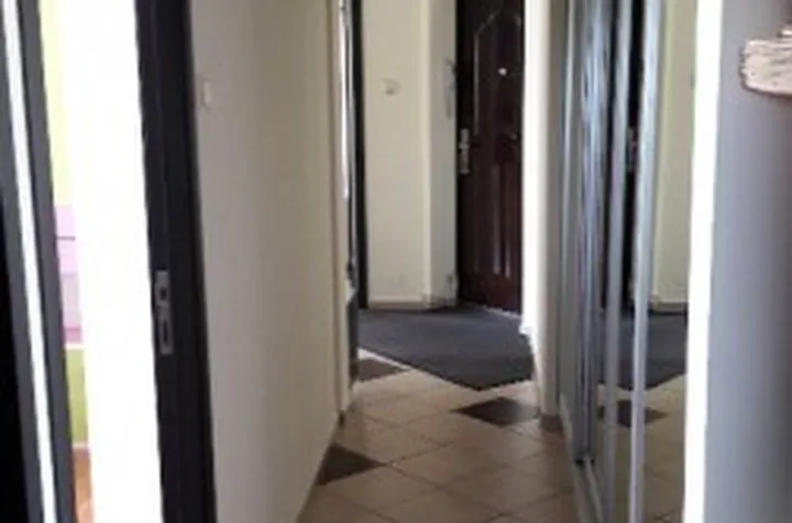 Apartament 3 camere de vanzare BASARABIA - Bucuresti anunturi imobiliare Bucuresti