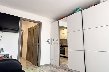 Apartament 2 camere, etaj 1,  renovat complet – Cantemir anunturi imobiliare Bihor