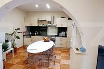 Vilă - 7 camere de vanzare ORADEA - Bihor anunturi imobiliare Bihor