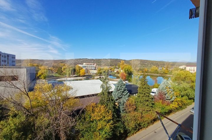 Apartament 3 camere de vanzare TARGU-JIU - Gorj anunturi imobiliare Gorj