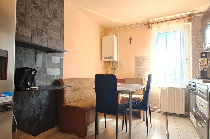 Apartament 4 camere decomandat mobilat utilat anunturi imobiliare Brasov