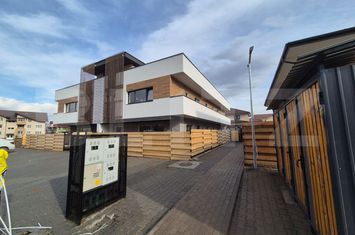 Vilă - 4 camere de vanzare FLORESTI - Cluj anunturi imobiliare Cluj