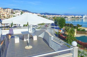 Casă 3 nivele în Kalamitsa, la 50 metri de plajă anunturi imobiliare Grecia
