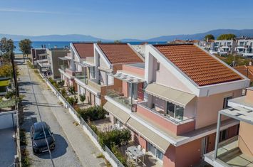 Mezonetă 2 nivele, 70.53 mp — Paralia Ofriniou anunturi imobiliare Grecia