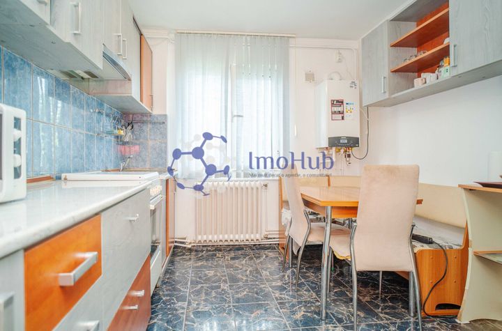 Apartament 3 camere Podu Ros/ Ideal pentru locuit si investitie anunturi imobiliare Iasi