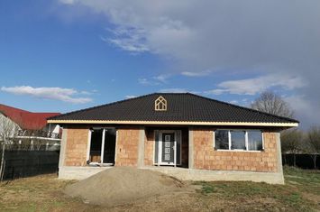 Casă - 4 camere de vanzare TAUTII-MAGHERAUS - Maramures anunturi imobiliare Maramures
