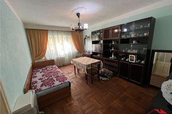 Apartament 2 camere de vanzare EST - Vrancea anunturi imobiliare Vrancea