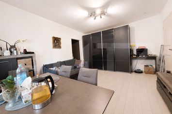 Apartament 2 camere de vanzare 1 MAI - Dolj anunturi imobiliare Dolj
