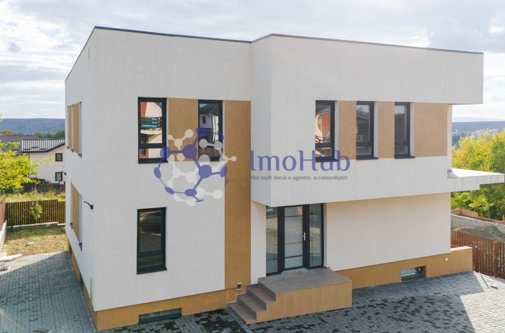 Ocazie rară! Locuință nouă multifuncțională, 303 mp, teren 450 mp anunturi imobiliare Iasi