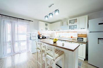 Casa mobilata Central Sanpetru anunturi imobiliare Brasov