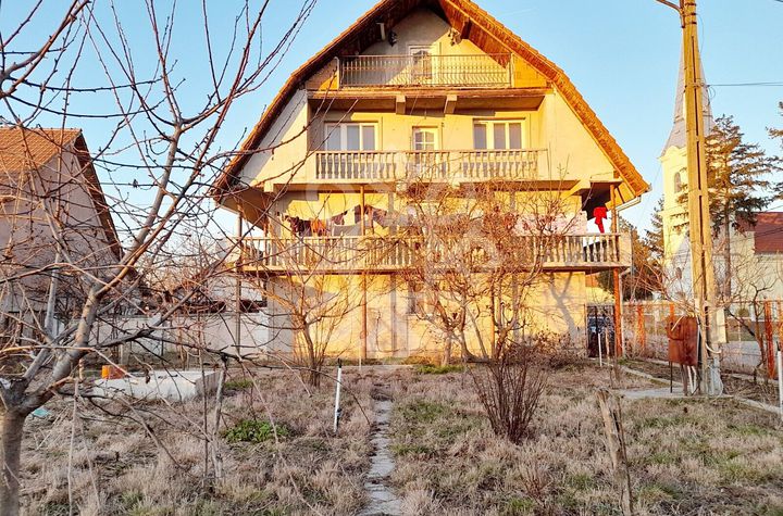 Casă - 12 camere de vanzare INEU - Bihor anunturi imobiliare Bihor